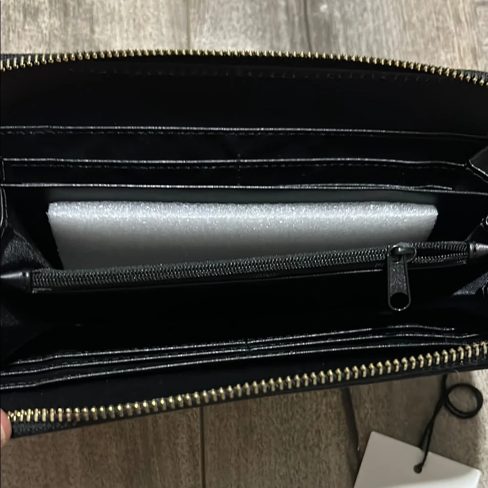 Cream Wallet - Picture 3 of 3